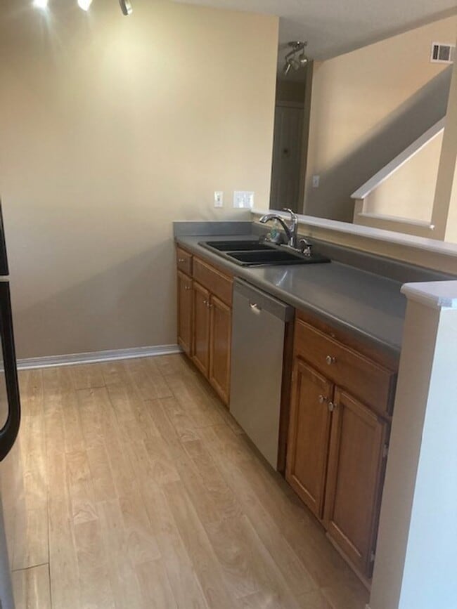 Building Photo - Orange Grove 3 Bedroom