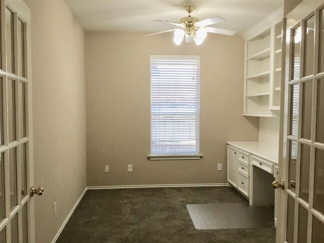 Building Photo - 14 Heron Hollow Ct