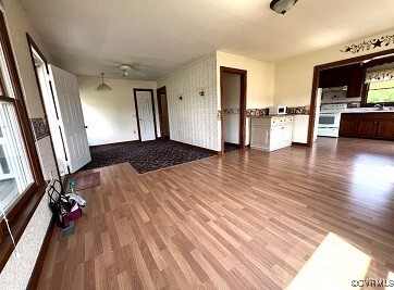 Building Photo - 15740 Redmore Ln