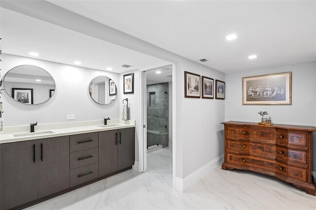 Building Photo - 3900 Galt Ocean Dr