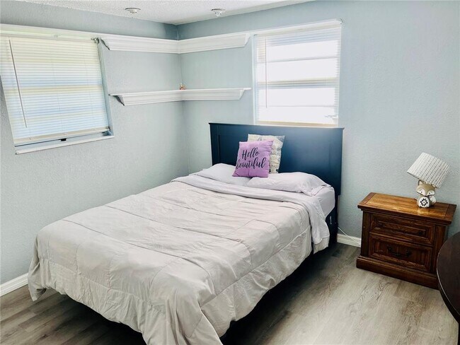 Building Photo - 3405 Wilson Dr