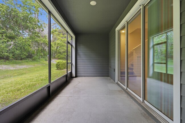 Building Photo - 13753 NW 9 Rd