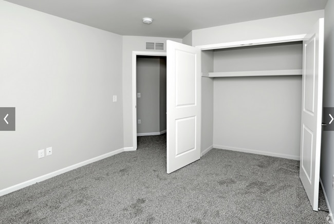 Building Photo - Mid-Town Park