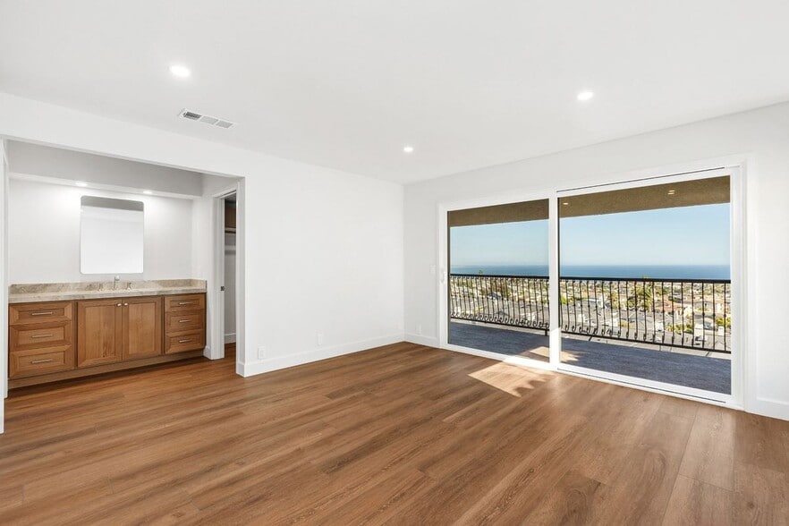 Building Photo - 24512 Alta Vista Dr