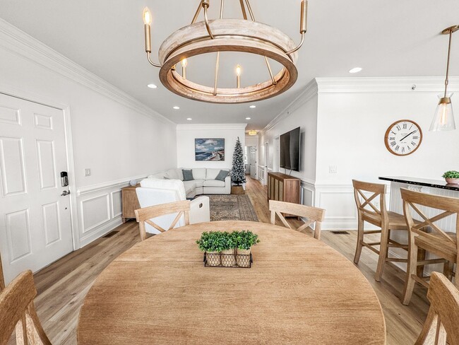 Building Photo - Fully Furnished Waterfront Elegance on Mai...