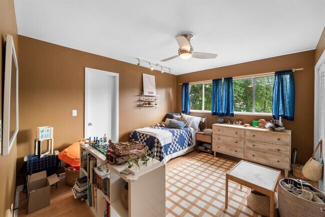 Building Photo - 2402 Rockingham Cir