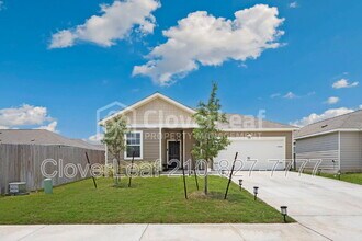 Building Photo - 368 Wren Ln