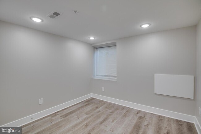 Building Photo - 2017 N College Ave