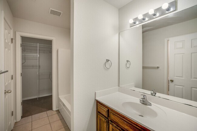 Building Photo - Great Duplex in Riverwalk Farms