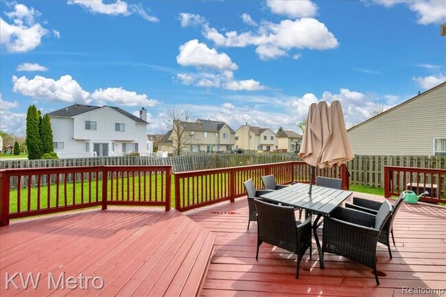 Building Photo - 7696 Henley Dr