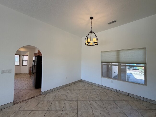 Building Photo - 3 Bedroom Single Story Home Available Near Corrales Rd & Highway 528 in Rio Rancho!