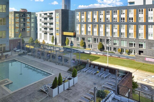 Building Photo - 650 E Brooklyn Vlg Ave