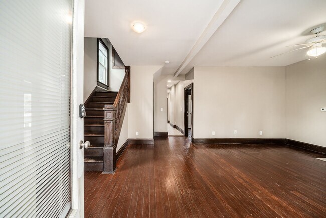 Building Photo - 144 E Tompkins St