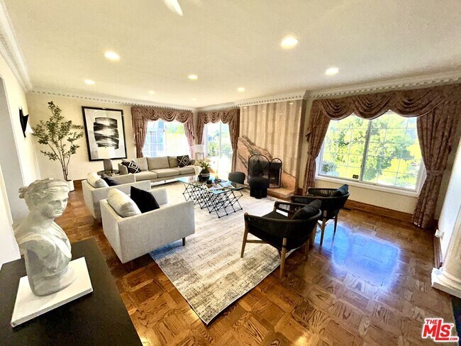 Building Photo - 11502 Dona Teresa Dr