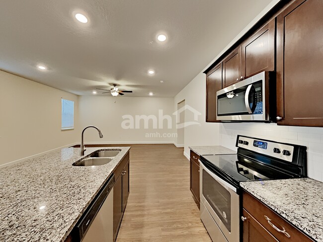 Building Photo - 2430 S Wild Horse Way