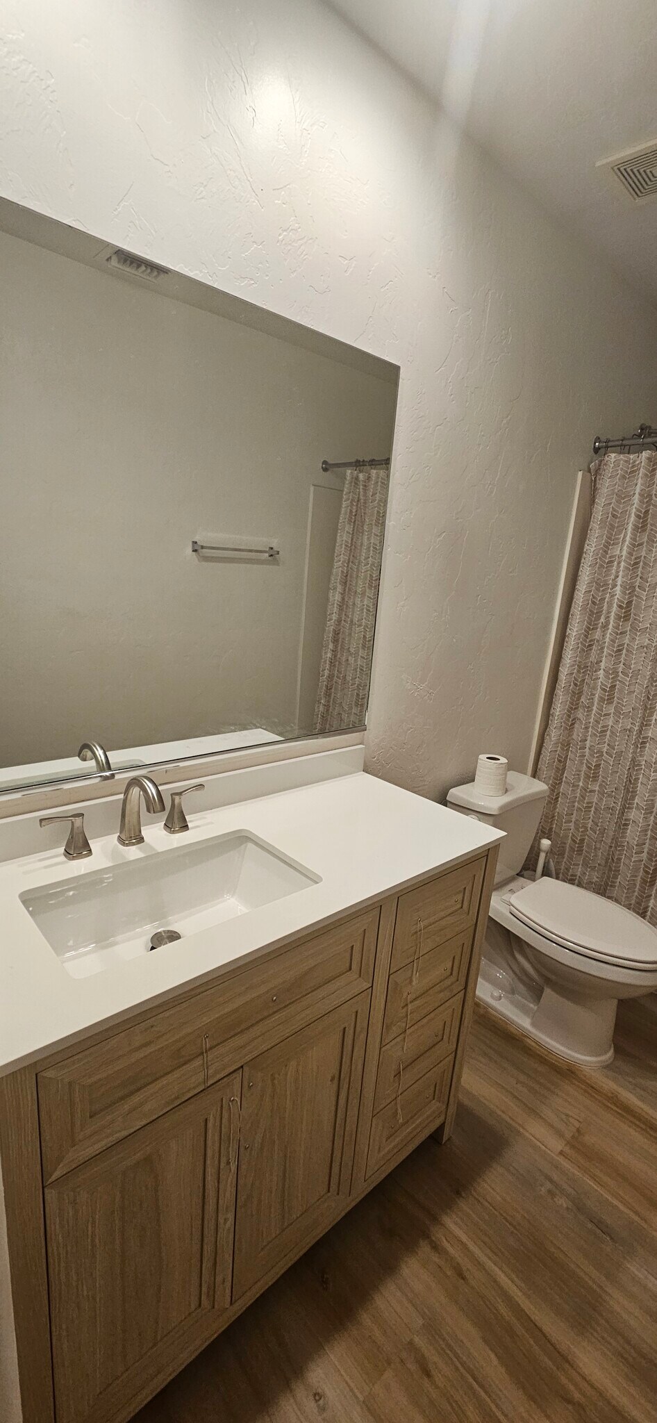 Main bath - 5636 E 26th St