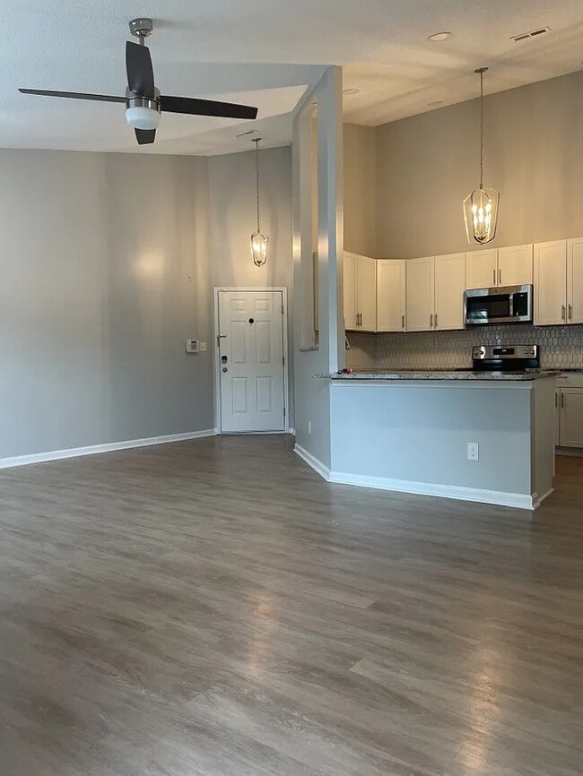 Building Photo - 131 Wexford Dr