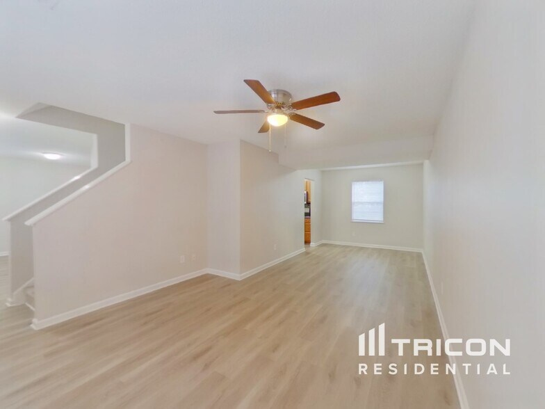 Building Photo - 131 Quiet Grove Dr