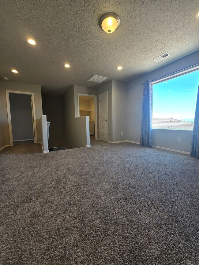 Building Photo - 4 bedroom in Los Diamantes