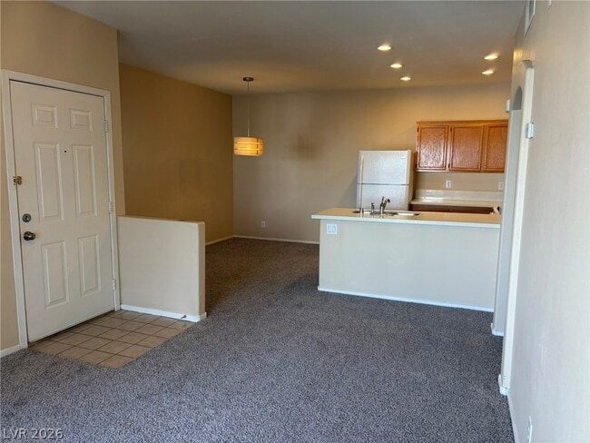 Building Photo - 2201 Ramsgate Dr