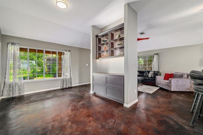 Building Photo - 8108 Asmara Dr