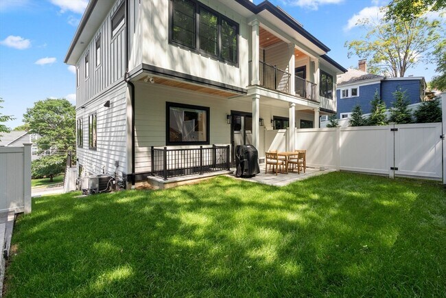 Building Photo - 47 Ripley St