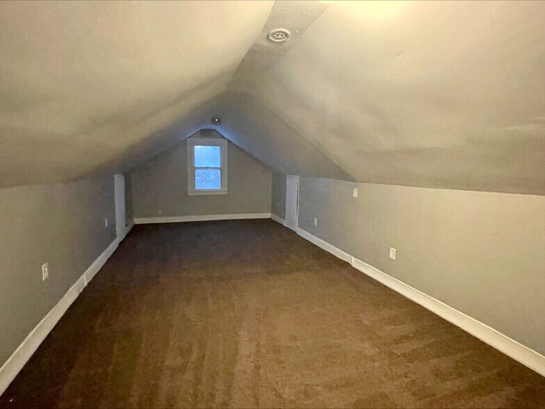 Building Photo - 1307 Nestor Ave