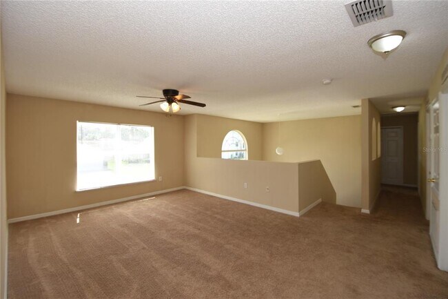 Building Photo - 27 Riverdale Ln