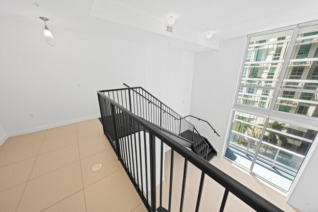 Building Photo - 300 S Biscayne Blvd