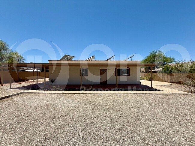 Building Photo - 1303 N Walnut Blvd