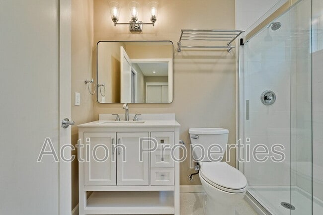 Building Photo - 370 Camille Ct