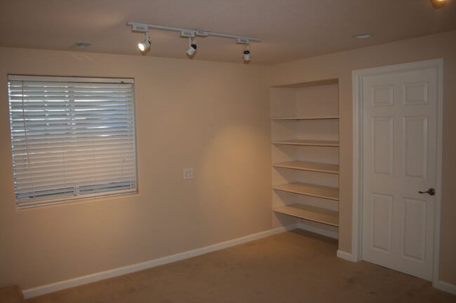 Building Photo - 10748 Appaloosa Ct