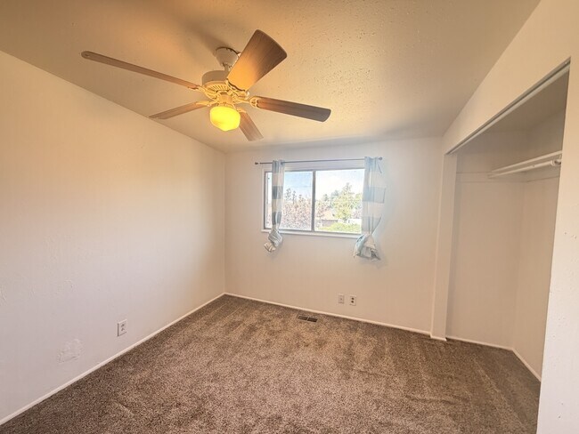 Building Photo - 589 Oquirrh Ave