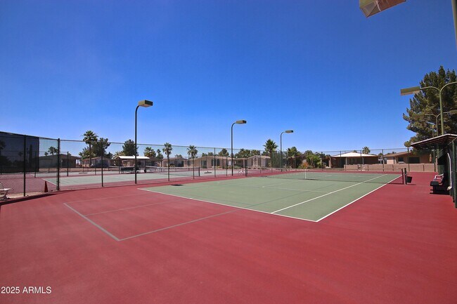 Building Photo - 1702 E Palm Beach Dr