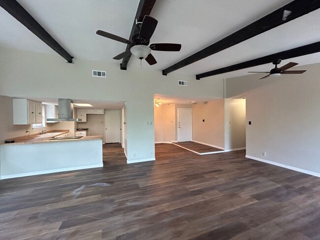 Building Photo - 3BED/2BATH Home for lease! Available Now in Live Oak!