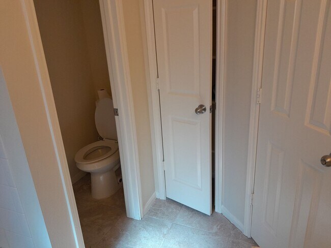 Building Photo - 1919 Doliver Cir