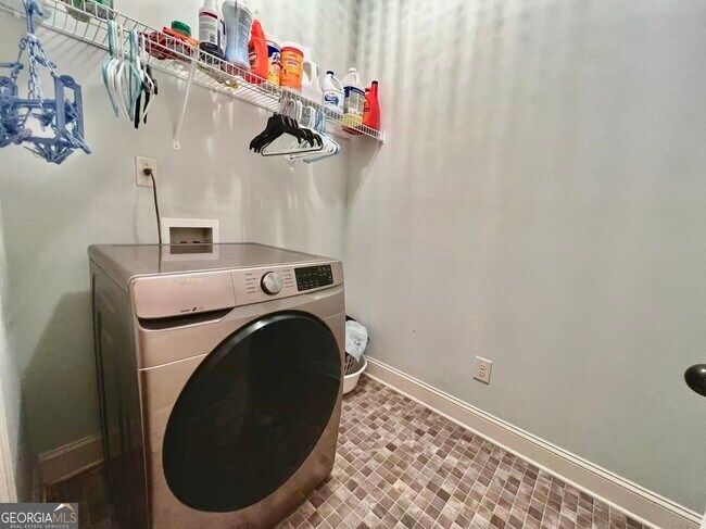 Building Photo - 303 Evesham Ave