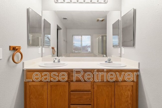 Building Photo - 1943 Remembrance Ln