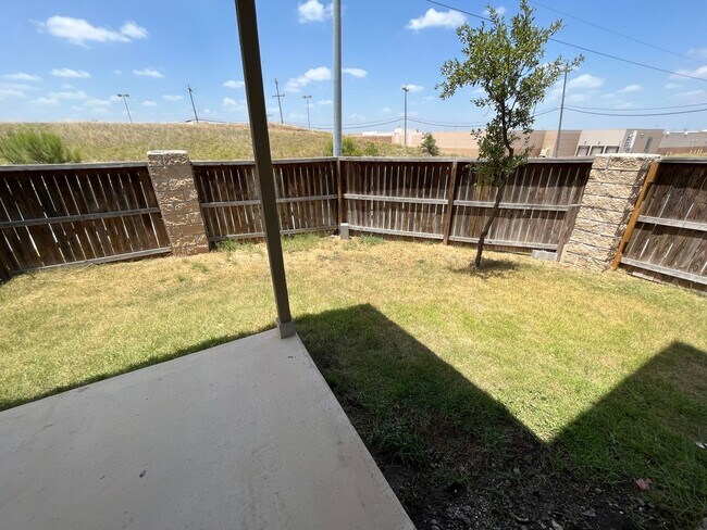 Building Photo - 7011 Micayla Cv