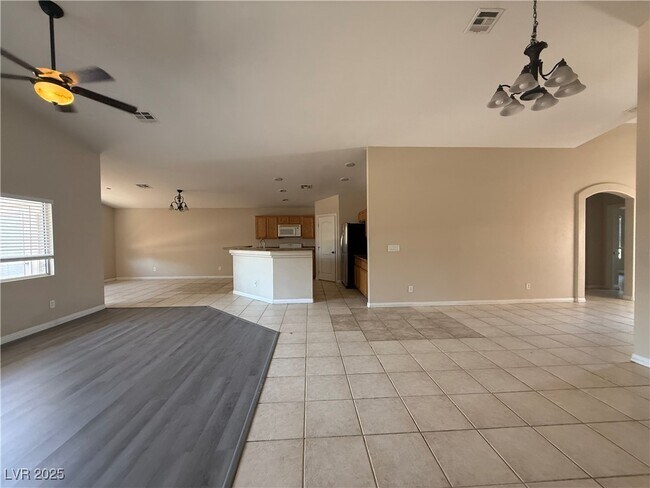 Building Photo - 6607 N Ruddock Dr
