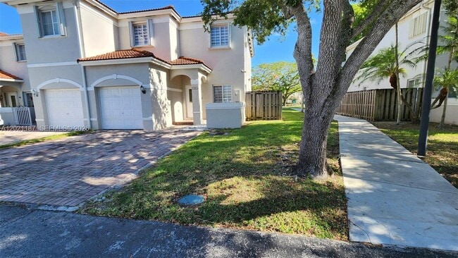Building Photo - 12601 SW 143rd Ln