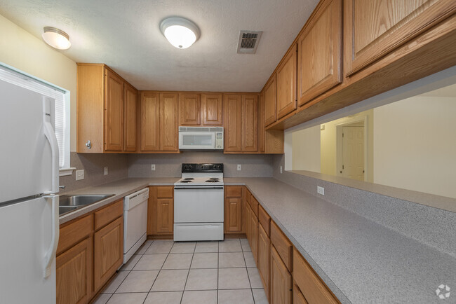 Building Photo - 1425 Western Oaks Ct