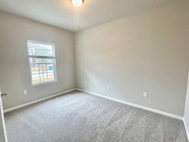 Building Photo - 6800 Covina Ln