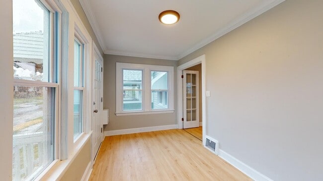 Building Photo - For August Move-In - West Blvd Area - 2 Bedroom Single Family Home