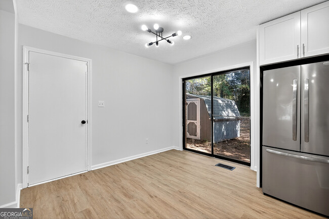 Building Photo - 1517 Colony East Cir