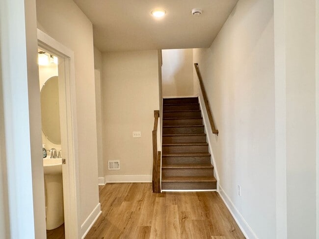 Building Photo - POTOMAC SHORES - BEAUTIFUL VIEWS! (interne...