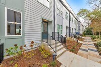 Building Photo - 515 Motivation Cir NW