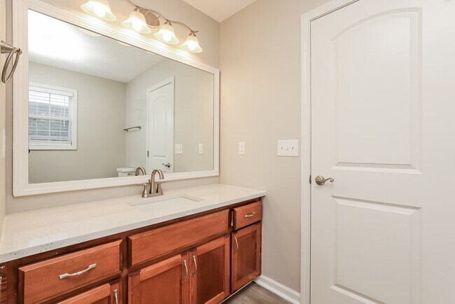 Building Photo - 318 Gallop Ln