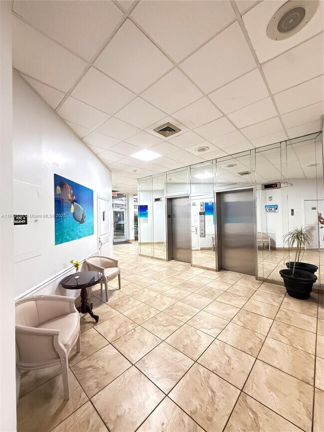 Building Photo - 1801 S Ocean Dr