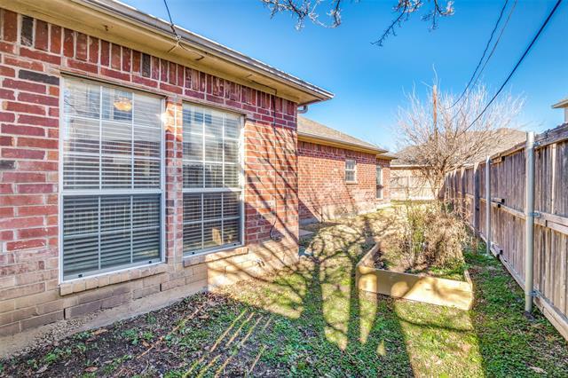 Building Photo - 8688-8690-8690 Holly St